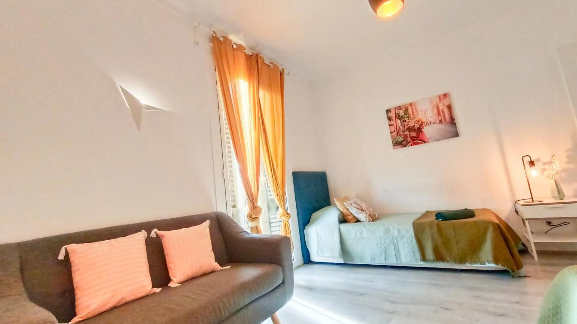 Oasis Rooms Barcelona - Heart Of Barcelona Hostel