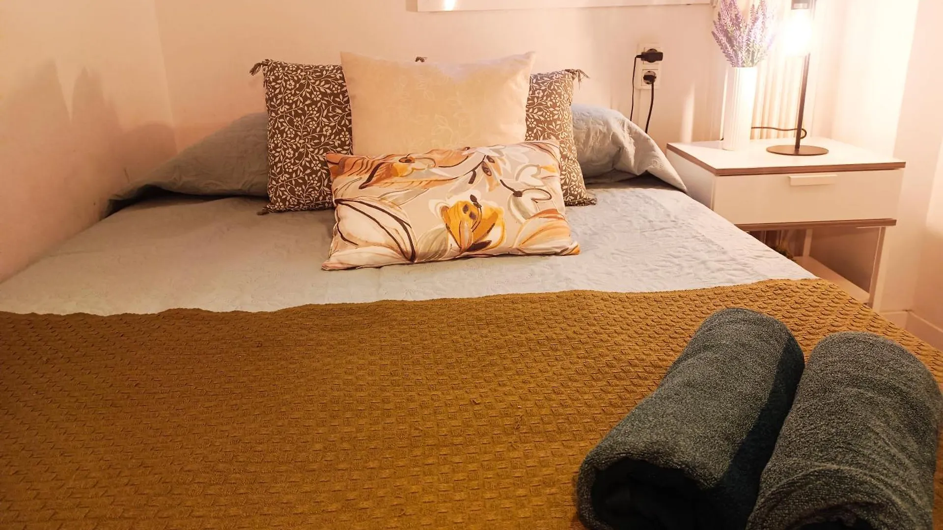Hostel Oasis Rooms Barcelona - Heart Of Barcelona