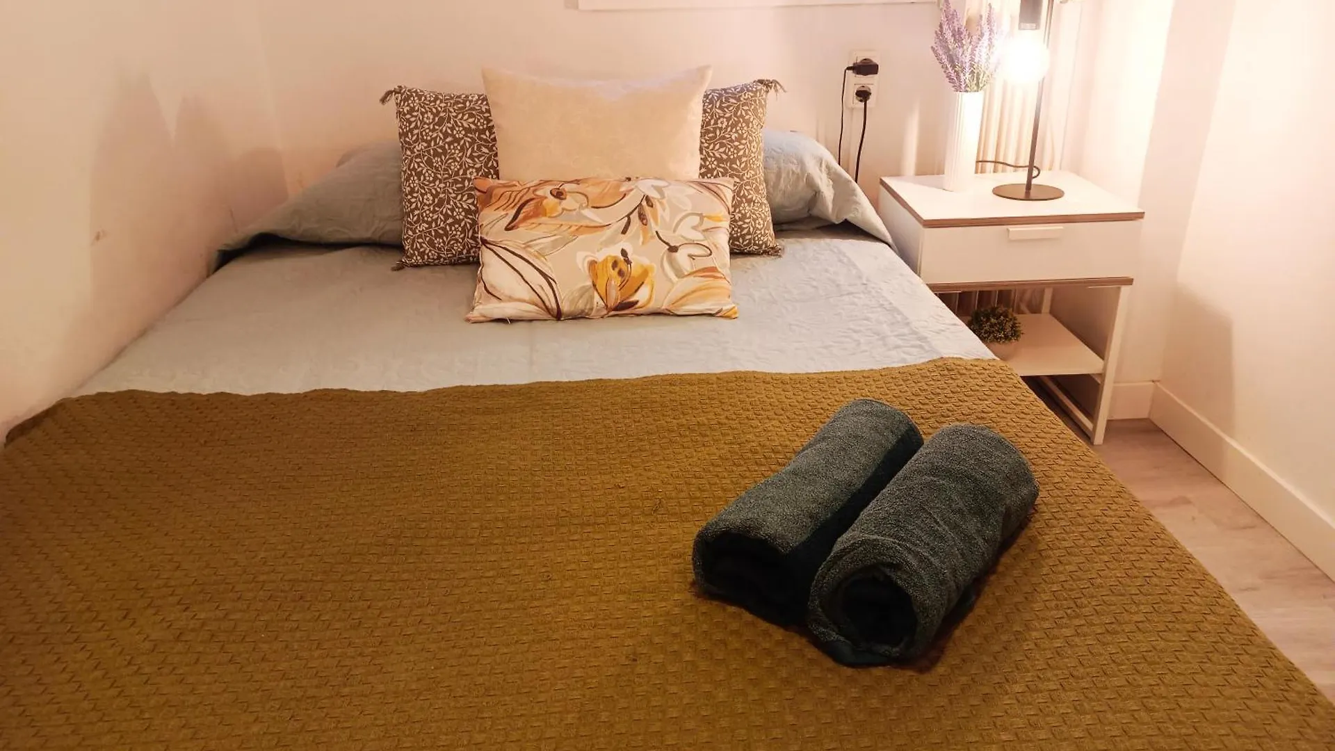 Oasis Rooms Barcelona - Heart Of Barcelona Spain